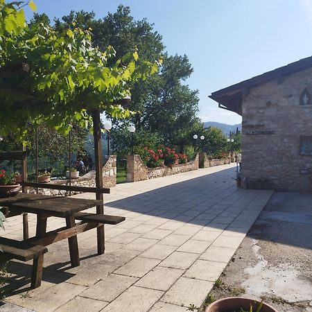 Agriturismo Le Cascine Castel di Tora Eksteriør billede